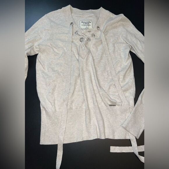 Abercrombie & Fitch Oatmeal Lace up sweater size Small EUC preppy fall minimal - Picture 1 of 5